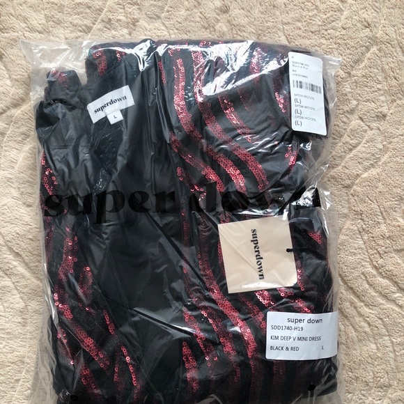 Revolve Superdown Kim Deep V Sequin Mini Dress M L NWT - Picture 11 of 16